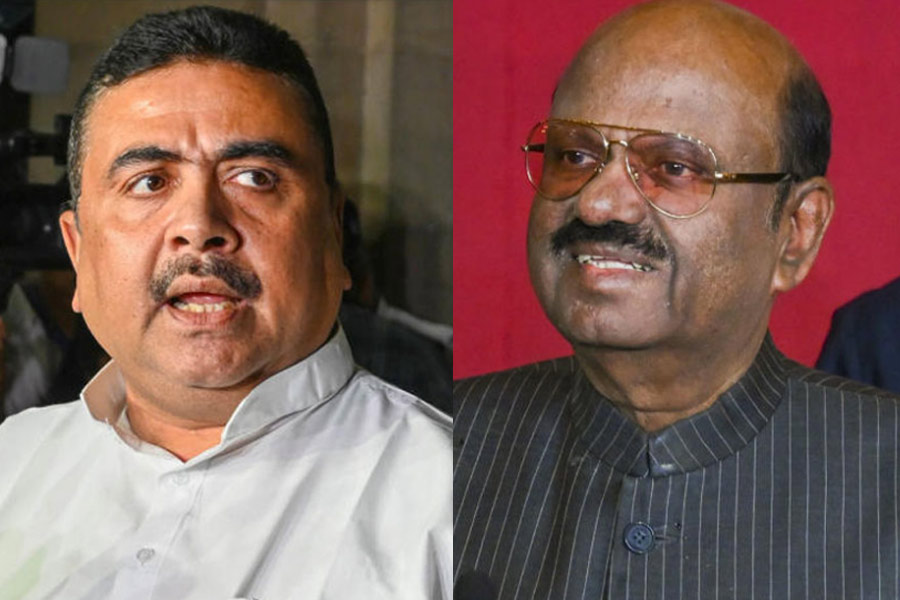 WB GUV C V Ananda Bose praises Bengal, Suvendu Adhikari reacts