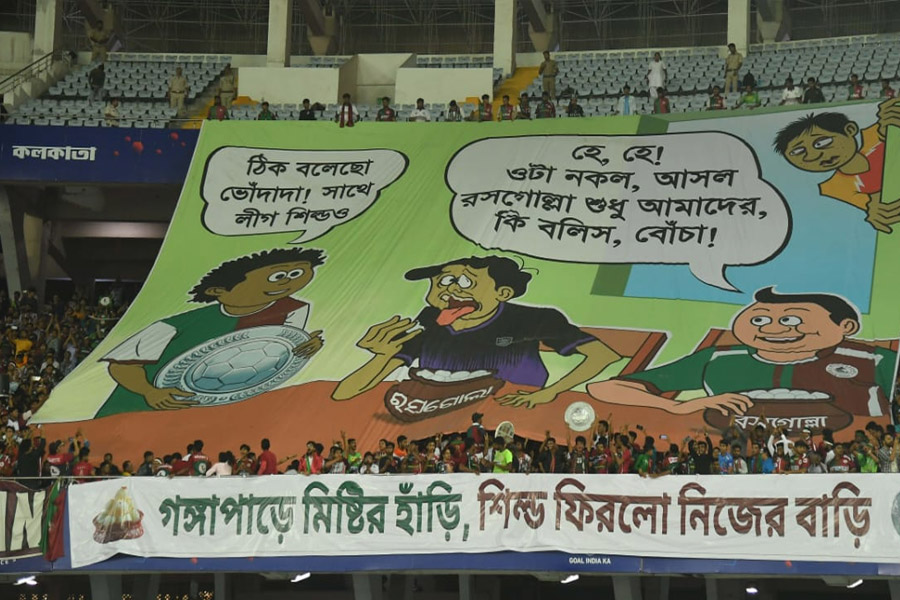 ISL 2024-25: Mohun Bagan supporters with brilliant Tifos in Odisha Match 