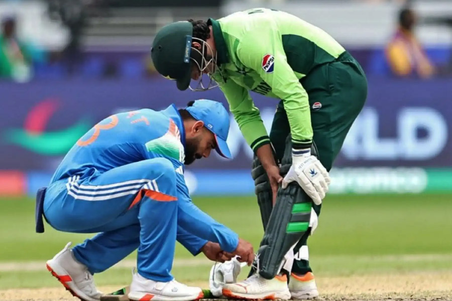 CT 2025: Virat Kohli ties Nasim Shah's shoe lace, sets two record