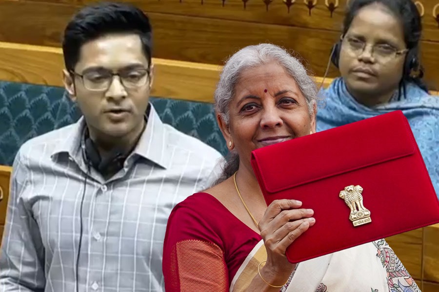 ‘নির্মলার বাজেট সোনার হরিণের মতো মরীচিকা’, সংসদে তোপ অভিষেকের