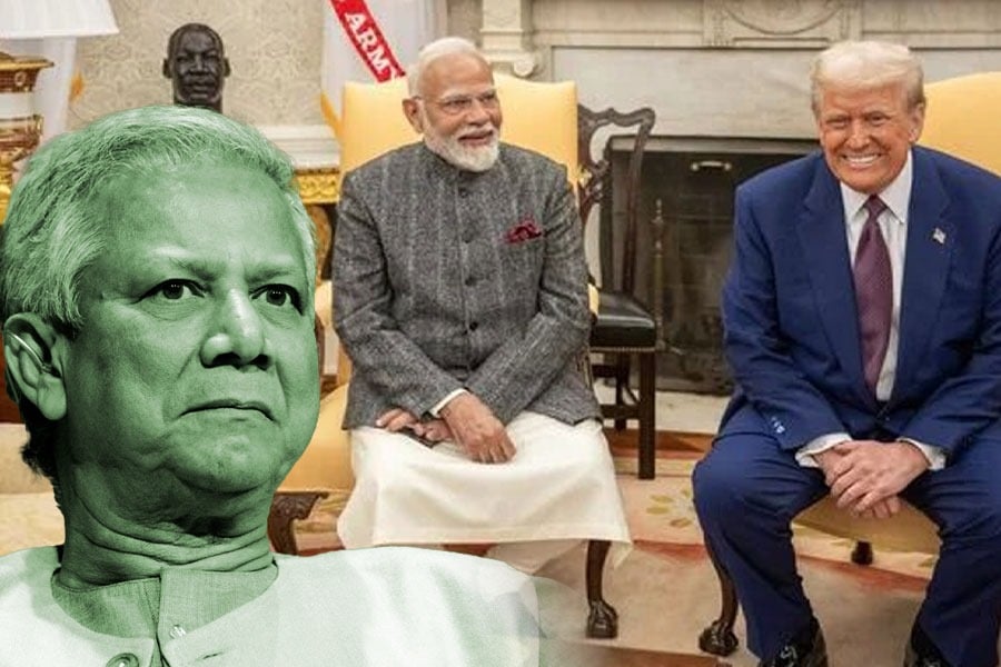 ‘বাংলাদেশের প্রশ্নটি মোদিকে ছাড়লাম’, ইউনুসকে প্রচ্ছন্ন হুঁশিয়ারি ট্রাম্পের?