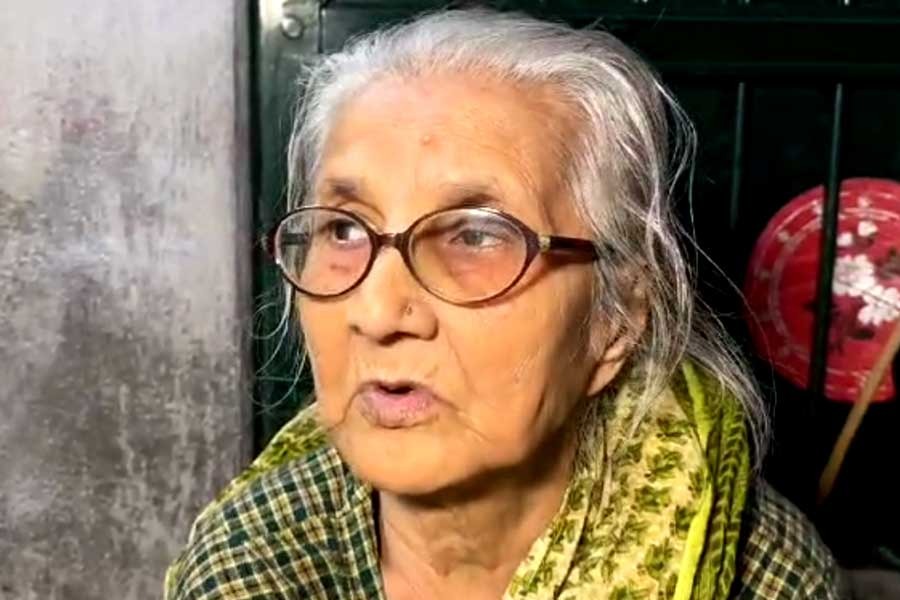 ঠিক যেন লতা মঙ্গেশকর, চিনুন ভাইরাল এই ঠাকুমাকে