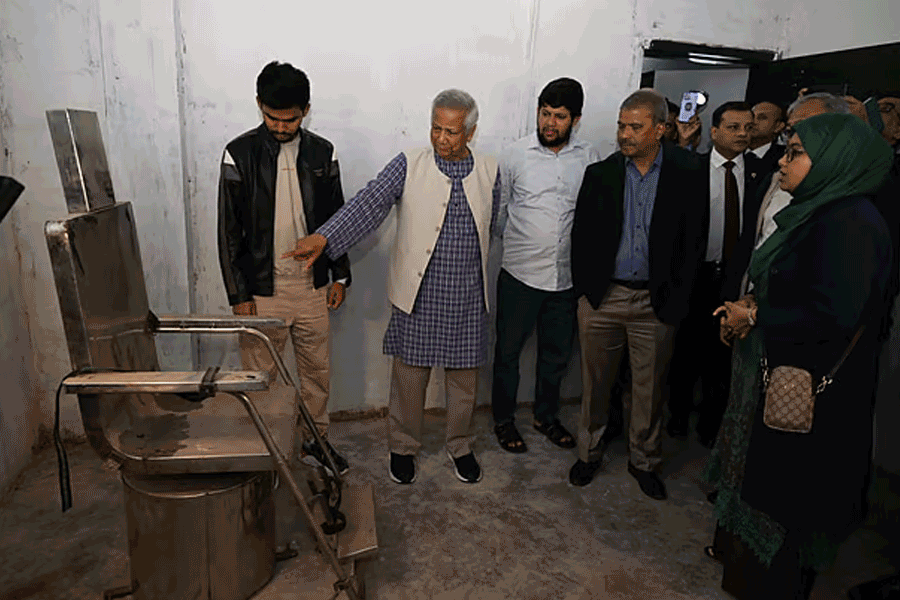 Muhammad Yunus visits Aynaghar in Bangladesh