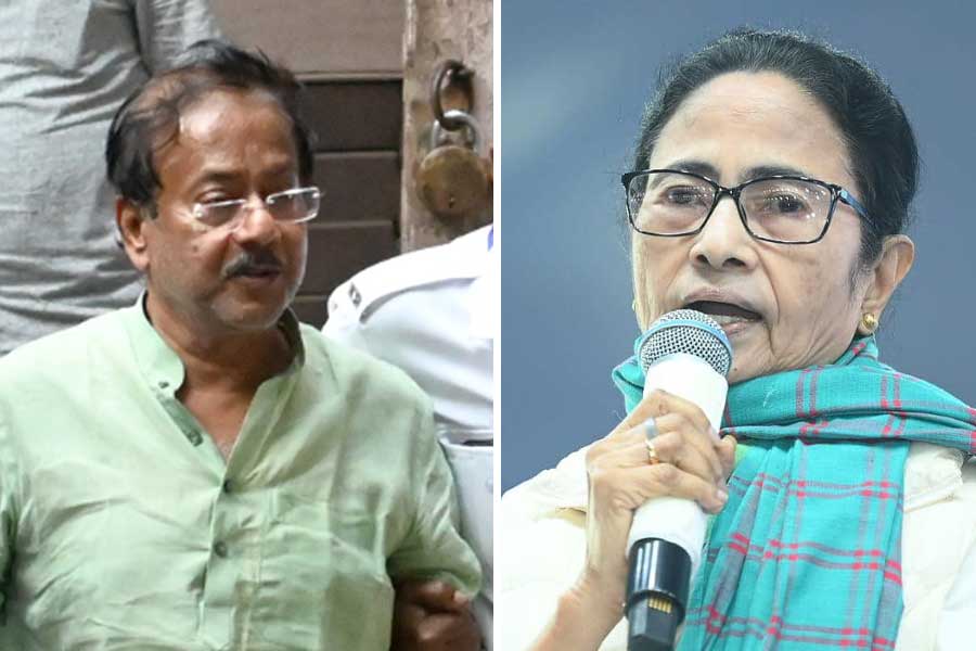 Mamata Banerjee strongly opposes arrest of Jyotipriyo Mallick and praises him