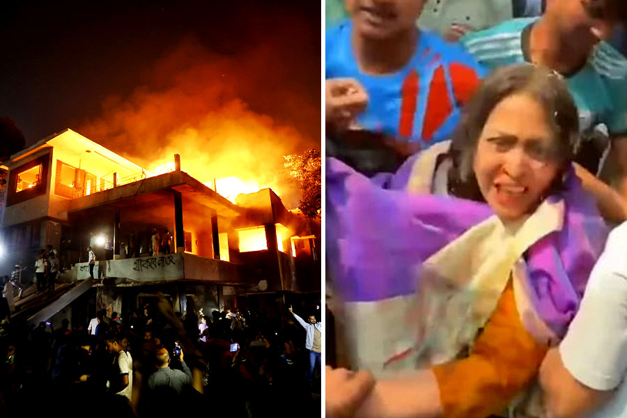 Bangladesh Unrest: A Bangladesh woman allegedly beaten up by students