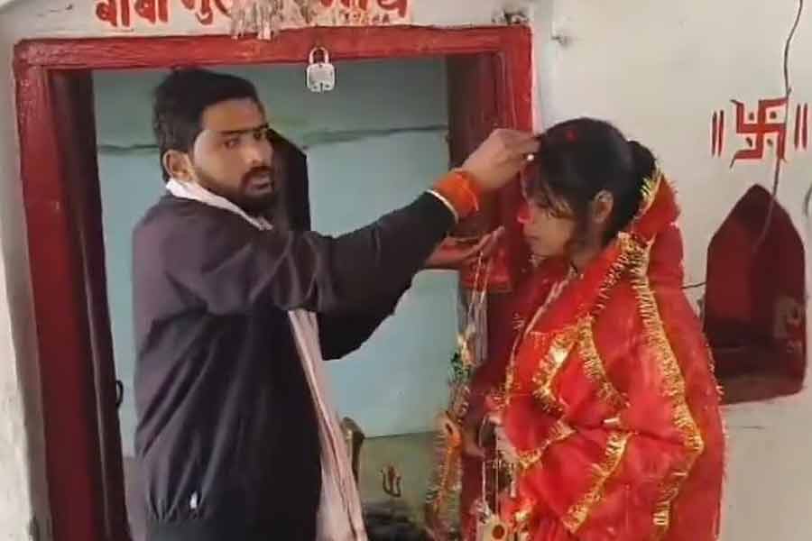 Woman Eloped With Loan Recovery Agent To Get Married in Bihar