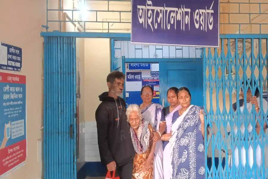 missing old woman returned home from Bangaon through ham radio