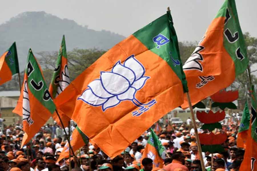 West Bengal BJP reshuffles districts presidents of 25 among which 15 are new faces