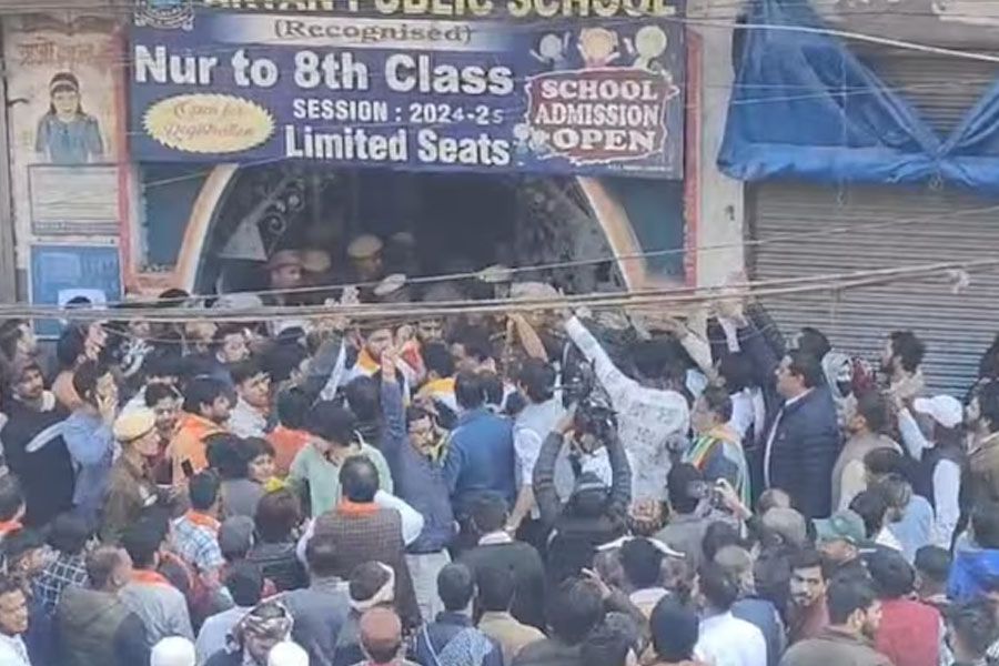 AAP alleges cash distribution, BJP claims fraud voting in Delhi election