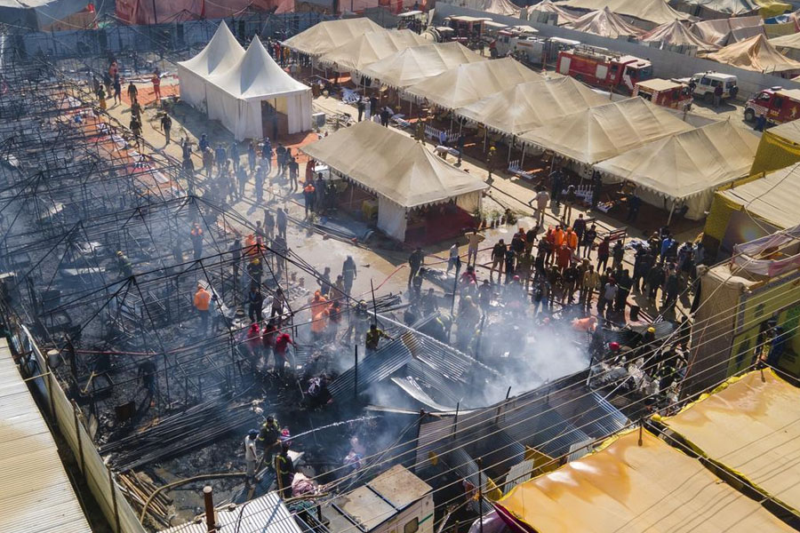 fire breaks out sector 8 camp at maha kumbh
