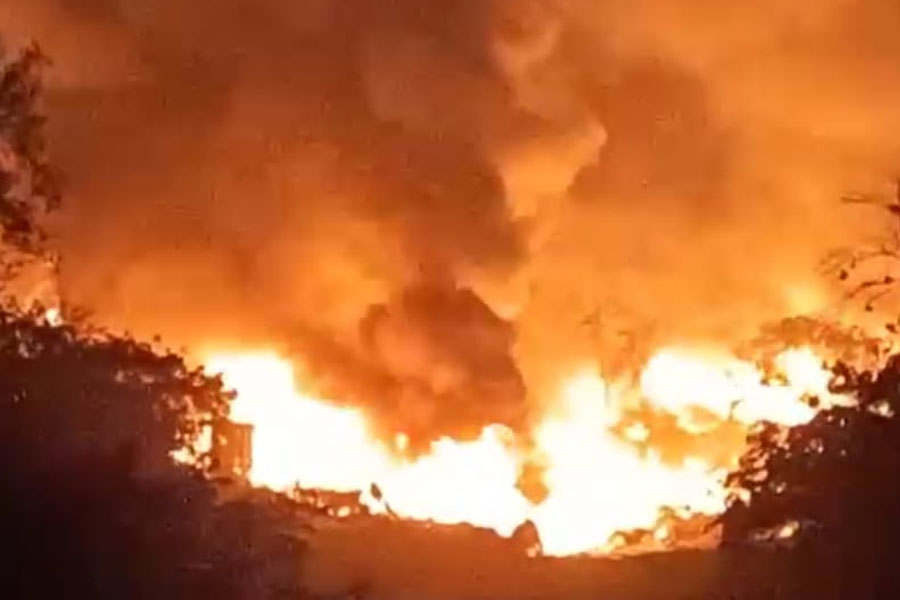 Massive fire broke out at Taratala
