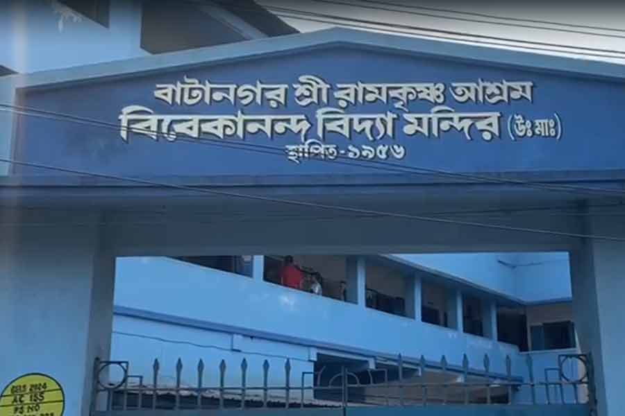 Madhyamik examinee injured after ceiling fan broke in Maheshtala