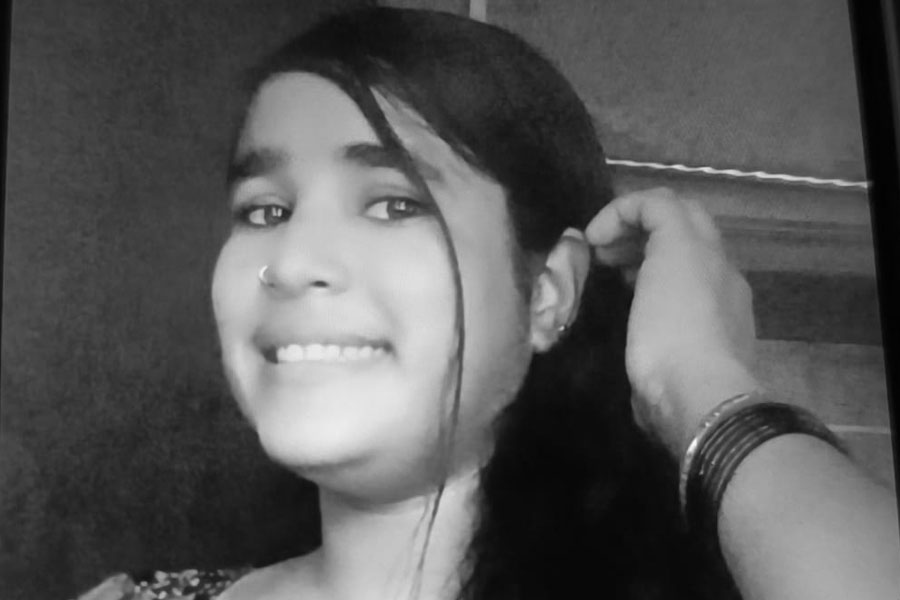 Gas balloon cylinder burst woman dies in Kalyani