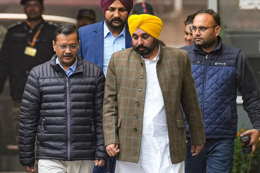 Arvind Kejriwal calls Punjab MLAs to Delhi after election loss