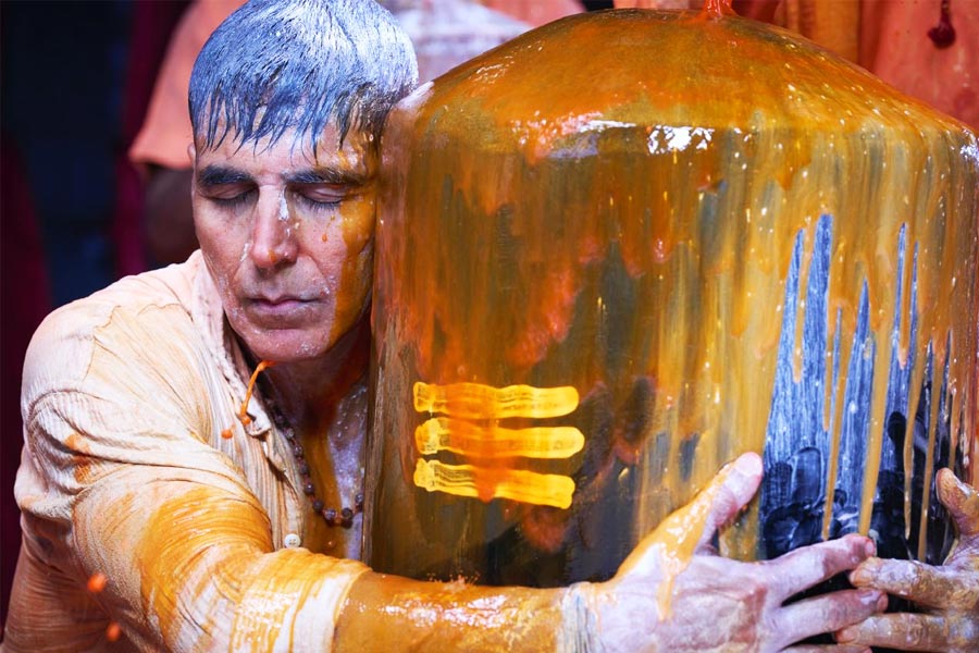 Akshay Kumar Reacts To Hugging Shivling In A Song controversy row