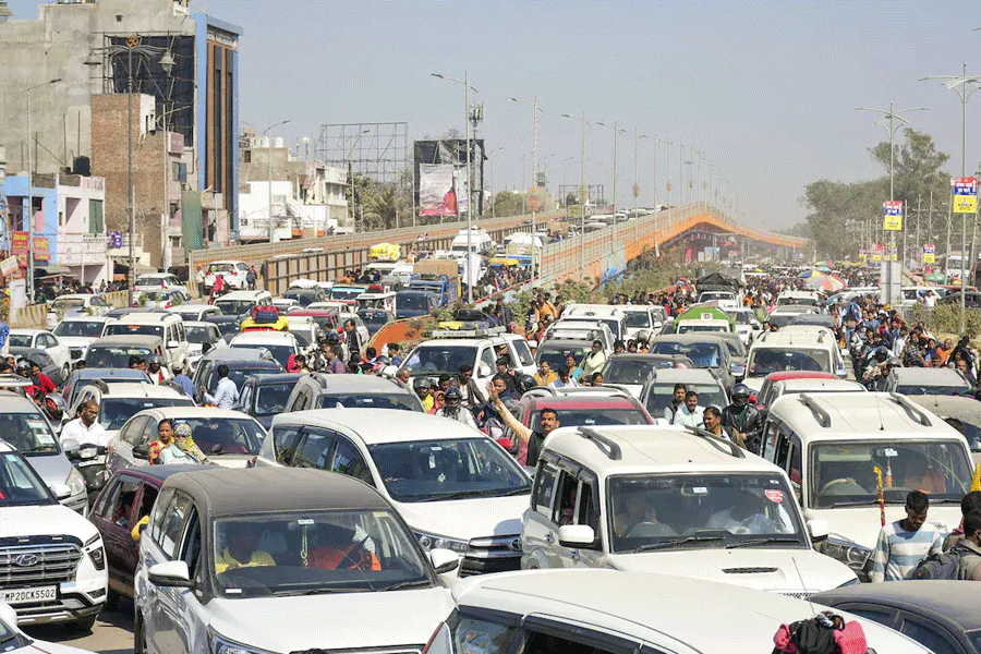 300-km Traffic Jam To Maha Kumbh Vehicles Stuck For 48 Hours