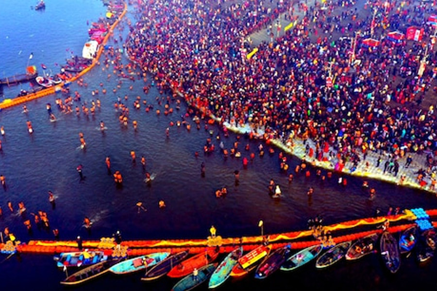 Saint community slams Mamata Banerjee’s ‘Mrityu Kumbh’ remark, demands apology