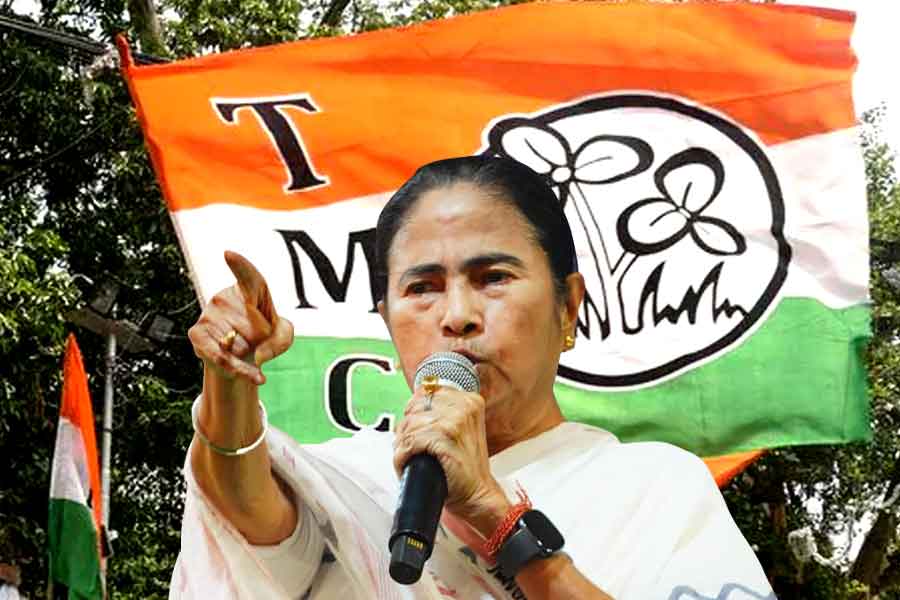 CM Mamata Banerjee's strong advice to curb inner clashes into party