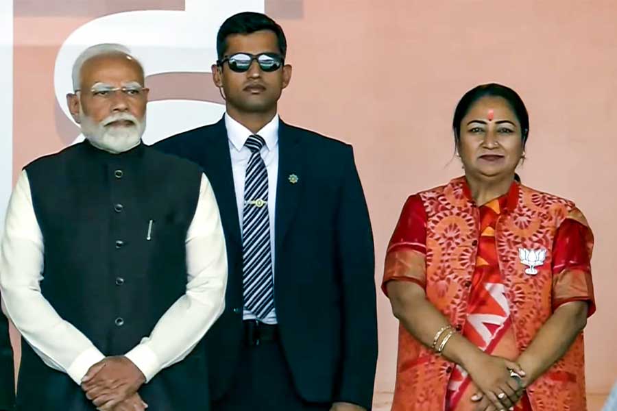 New Chief Minister of Delhi Rekha Gupta takes oath