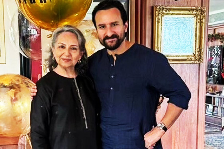 Sharmila Tagore held Saif Ali Khan's hand and sang him a lullaby after attack