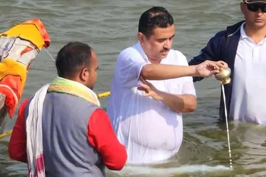 Kunal Ghosh takes dig at Suvendu Adhikari over Kumbh bath