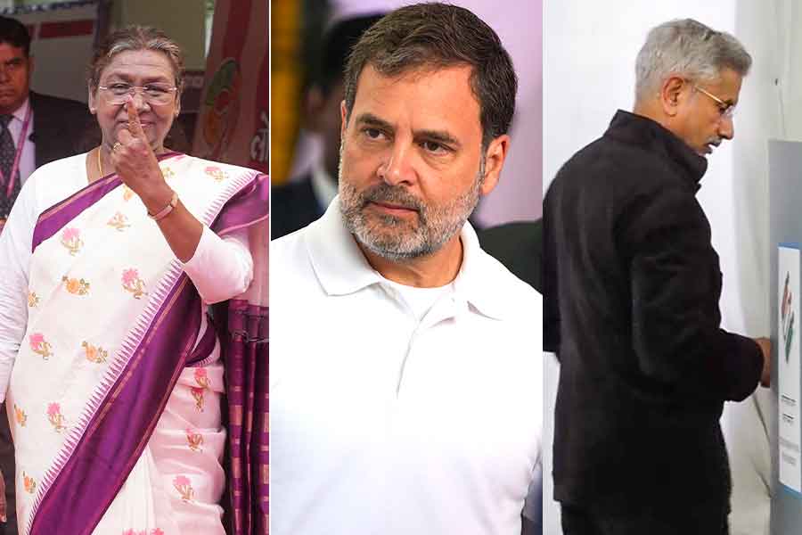 President Droupadi Murmu and others VIP cast their vote in Delhi assembly election