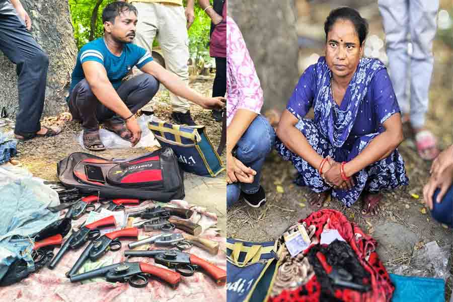 Couple arrested in Anandapur with firearms