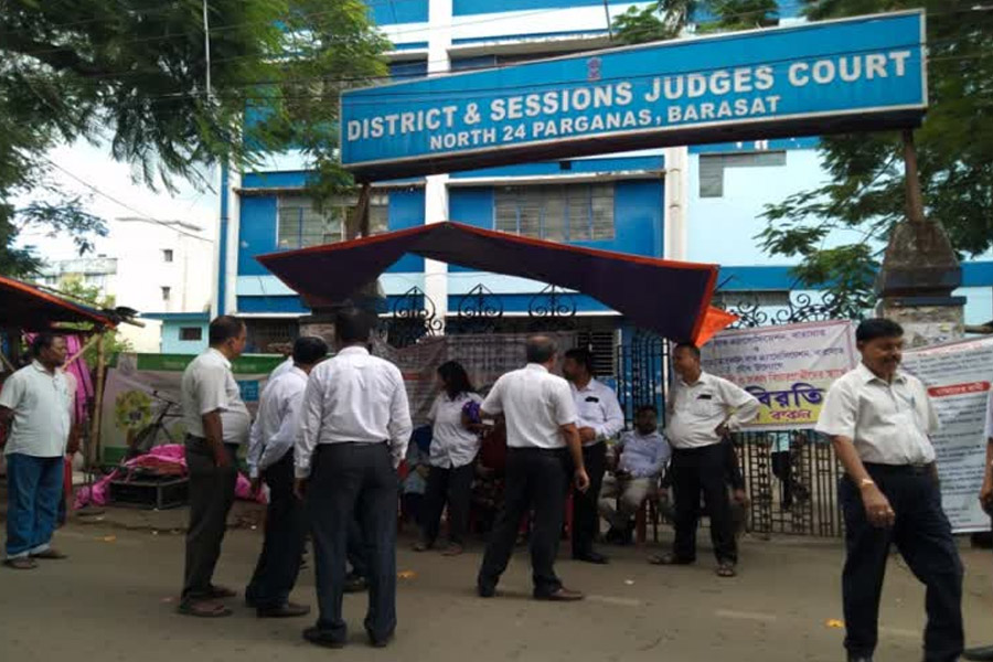 Barasat Court hears case in 3 Am at night