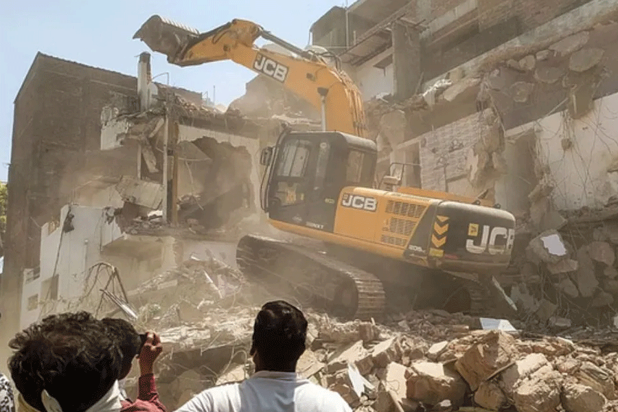 Bombay High Court stays demolition of houses of two accused