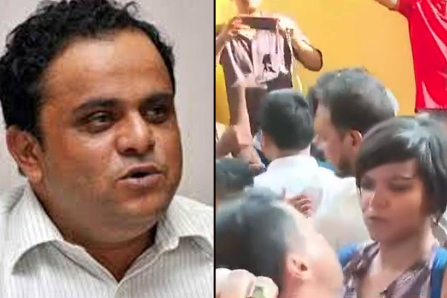 Chaos at Jadavpur University during programme of WEPCUPA, Bratya Basu attacks SFI