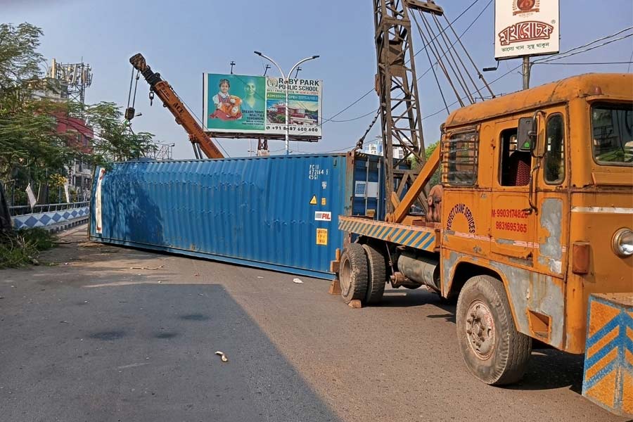 Accident in Howrah, road blocked for 5 hours