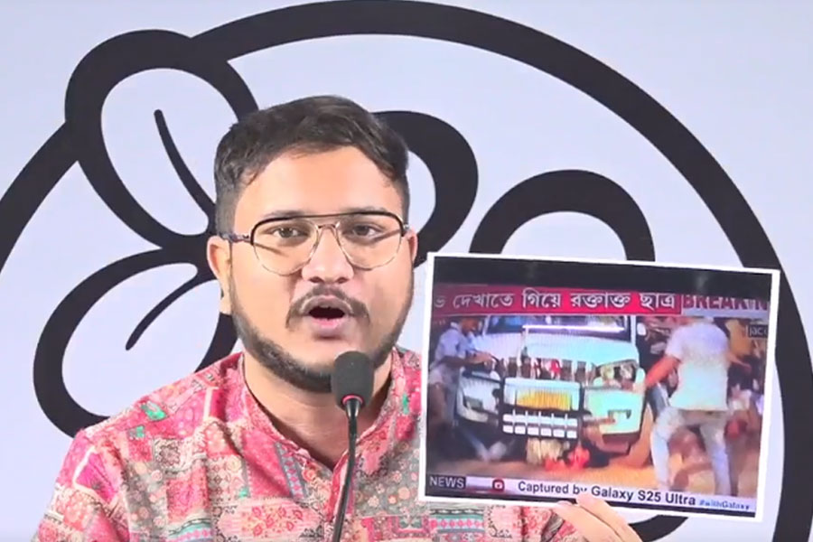Debangshu Bhattacharya attacked SFI and CPM