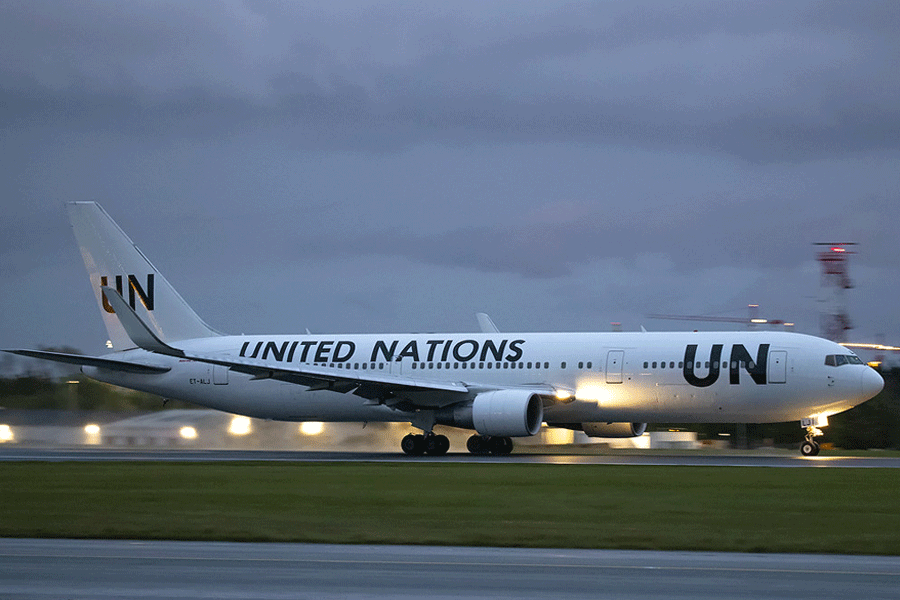 Pilot forgets passport and United Airlines flight forced to divert to San Francisco