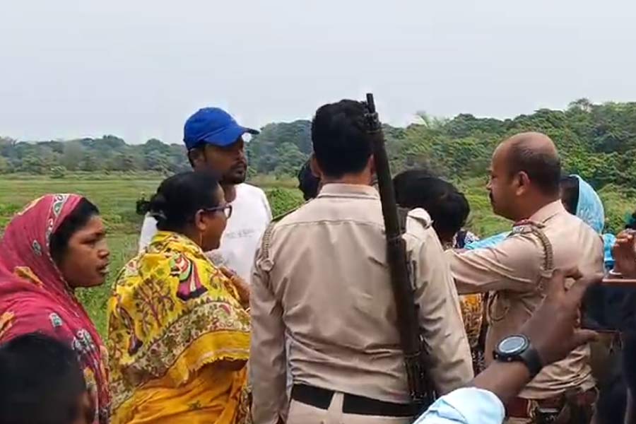 TMC councillor faces protest in Nadia's Gayeshpur
