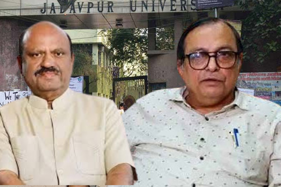 Guv CV Ananda Bose writes to Jadavpur university VC over controversial convocation