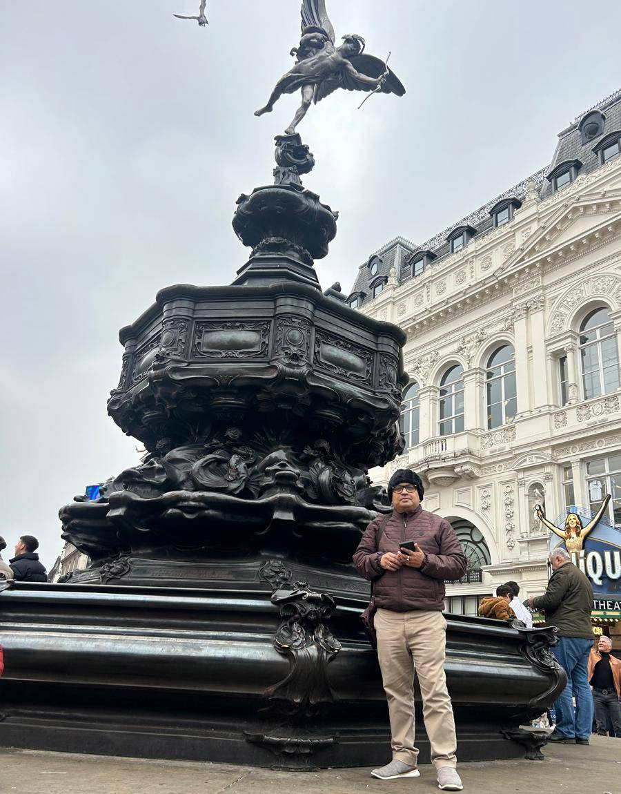 Kunal Ghosh nostalgic after visiting Piccadilly Circus of London 