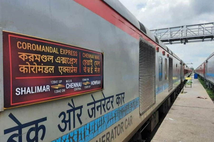 Railways organized special puja on the 48th birthday of Coromandel Express