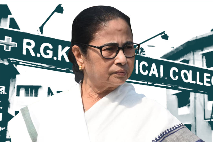 Mamata Banerjee all set for Oxford meet, ready to face RG Kar question