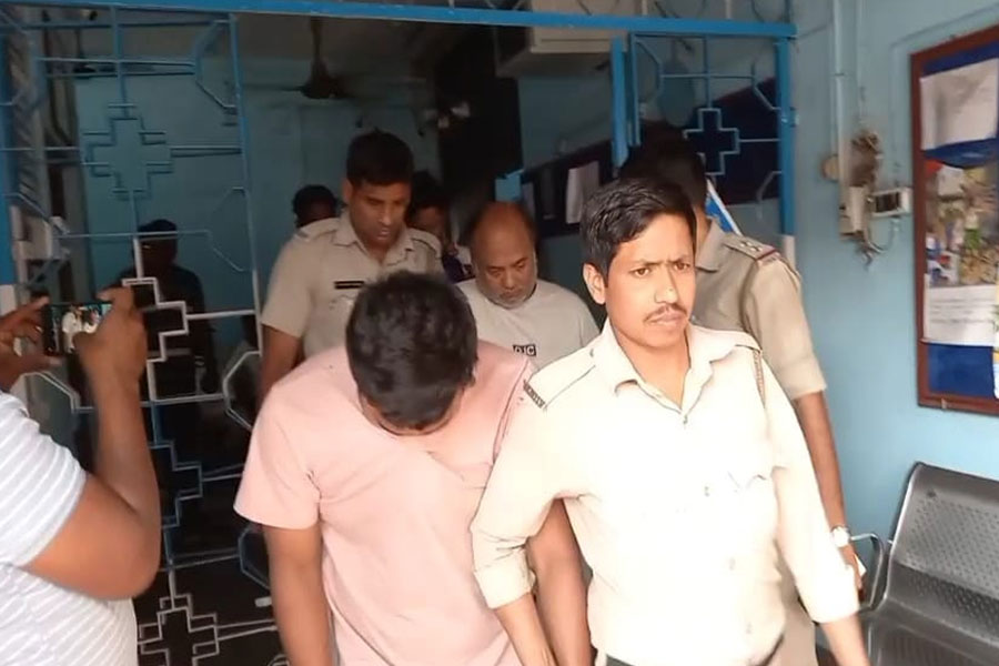 Auto fraud case found in Maheshtala 4 arrested by police