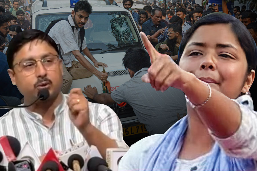 সাহস থাকলে! যাদবপুরে প্রতিবাদে হুঙ্কার মীনাক্ষীর, পালটা সরব ওয়েবকুপা