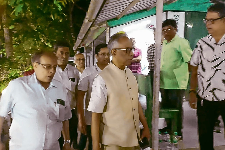 Election board chairman Asim Roy visited Mohun Bagan club