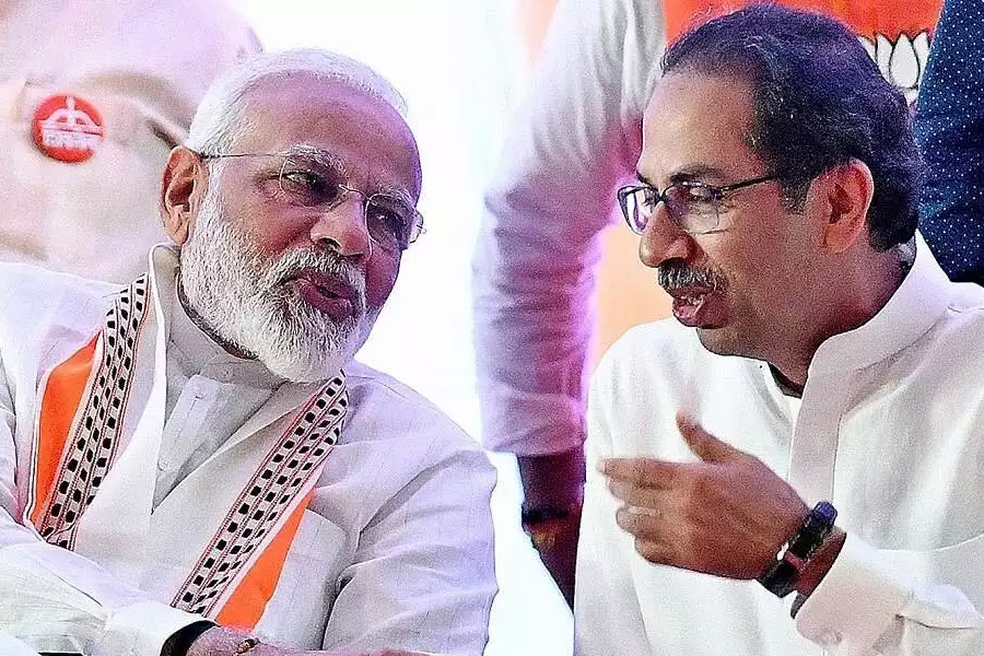 Uddhav Thackeray slams BJP over Saugat-e-Modi scheme