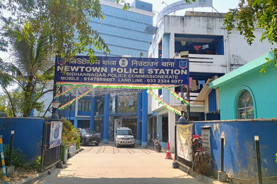 Two arrested allegedly for physical assault of woman inspector into the police station at New Town