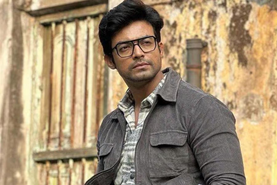 Ranojoy Bishnu makes a video as he come to know some people using their identity on social media