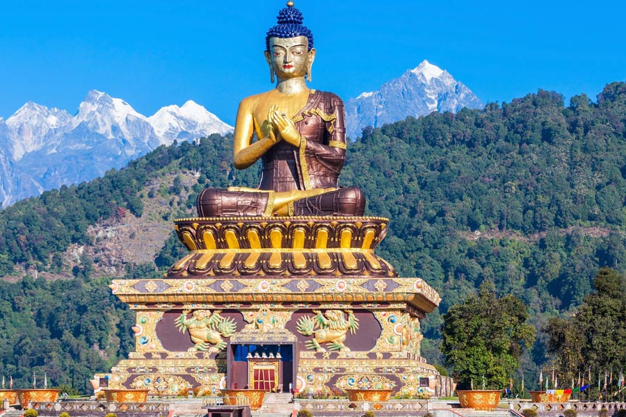 Travel News: Sikkim Govt. imposes entry fee for the tourists from this month
