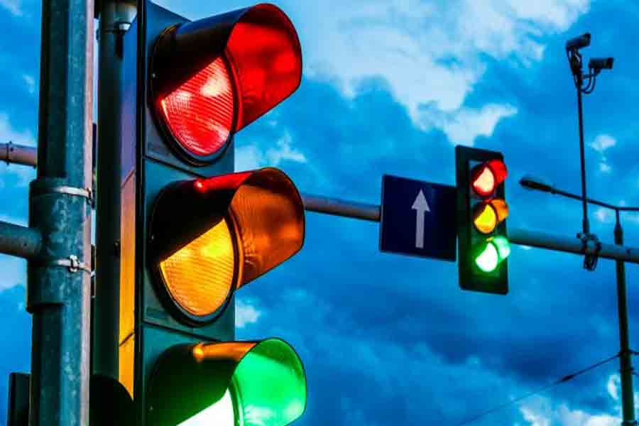 Wire from Traffic Signal stole in Kolkata