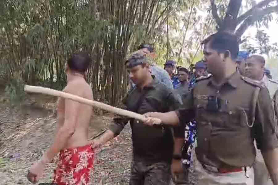 Villagers snatched accused person from police in Uttar Dinajpur