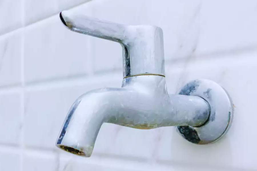 Here are some ways to get rid from water stain