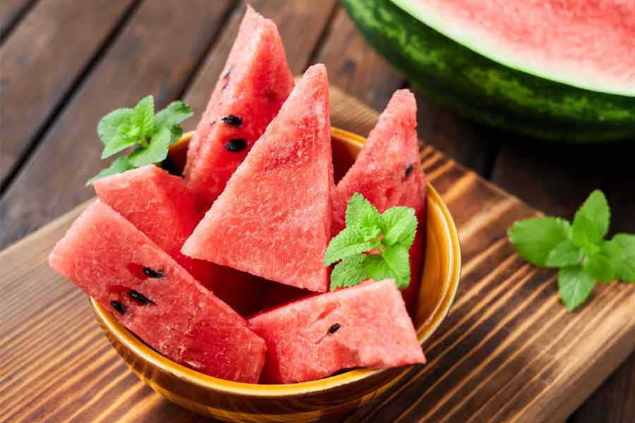 Here are some tips to identify sweet and juicy watermelon