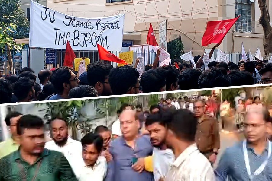 যাদবপুরে চূড়ান্ত বিশৃঙ্খলা, ওয়েবকুপার সভায় ব্রাত্যর ভাষণ চলাকালীন ঢুকে ‘তাণ্ডব’